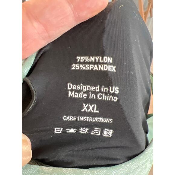 Peach Perfect size XXL iridescent animal print sports bra - Picture 3 of 3